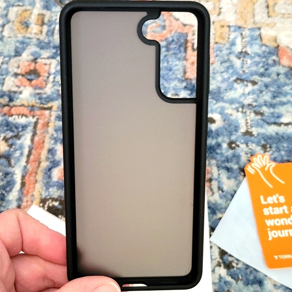 Torras Shockproof Case, Matte Black for Samsung Galaxy S21 - Picture 5 of 7